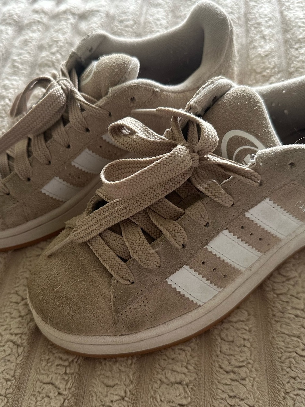 Adidas Campus Sneakers in Beige with White Stripe